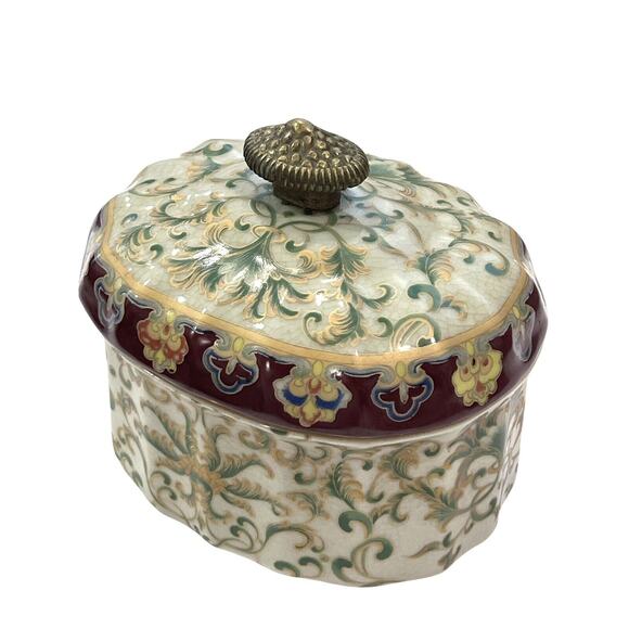Chinese Red Fern Green Hand painted Luxury Porcelain Box with Lid